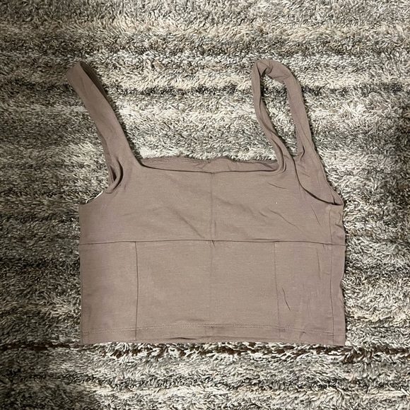 Aritzia orbit tank - Picture 3 of 3